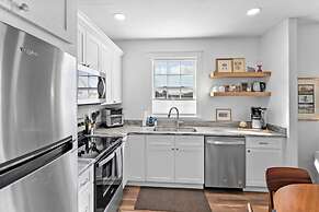 Free Parking Big Patio Next to Restaurants Bars