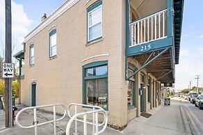 Free Parking Big Patio Next to Restaurants Bars