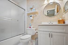 Oceanfront Patio Pool Tennis BBQ Free Parking