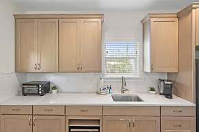 Downtown St Augustine Apt Smart TV Pack N Play