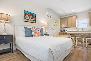 Downtown St Augustine Apt Smart TV Pack N Play