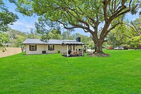 Beautiful Kitchen BBQ Outdoor Dining Big Yard