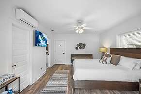 Pool Spa Downtown by Beach FOY Add Golf Cart