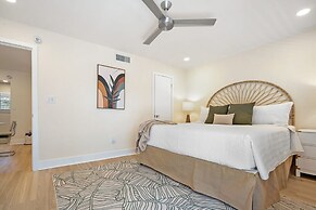 Walk Downtown Free Parking By Conch House Games