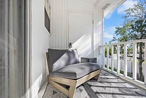 Walk Downtown Free Parking By Conch House Games