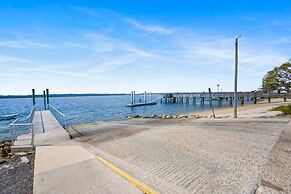 Pool Steps to Sand Near Downtown Beach Gear