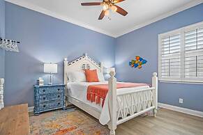 Pool Steps to Sand Near Downtown Beach Gear