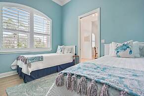 Pool Steps to Sand Near Downtown Beach Gear