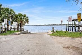 Pool Steps to Sand Near Downtown Beach Gear