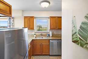 Oceanfront in St Aug Beach Patio BBQ Smart TVs