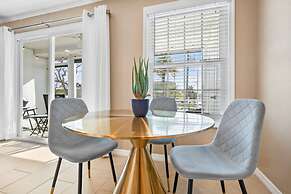 Walk Downtown By Conch House Free Parking Games