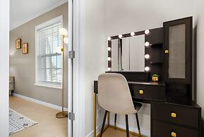 Walk Downtown By Conch House Free Parking Games