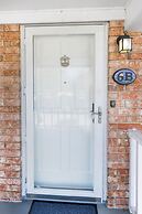 Walk Downtown By Conch House Free Parking Games