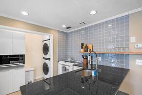 Walk Downtown By Conch House Free Parking Games