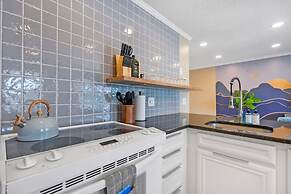 Walk Downtown By Conch House Free Parking Games