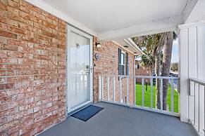 Walk Downtown By Conch House Free Parking Games