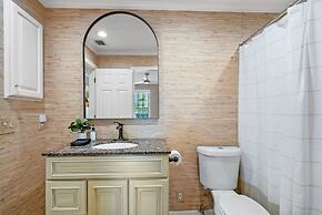 Walk Downtown By Conch House Free Parking Games