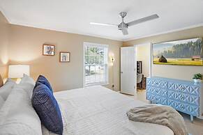 Walk Downtown By Conch House Free Parking Games