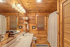 Hot Tub 3 Fireplaces Mountain Views Game Room