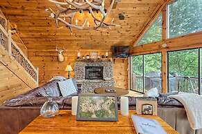 Hot Tub 3 Fireplaces Mountain Views Game Room