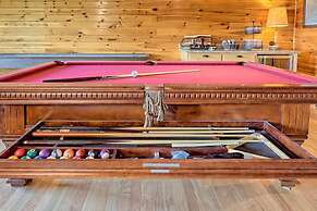 Hot Tub 3 Fireplaces Mountain Views Game Room