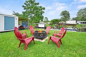 Qt Cottage on Dunn s Creek Fire Pit Kayaks