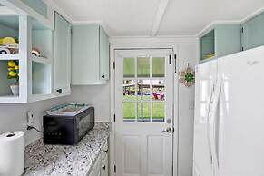 Qt Cottage on Dunn s Creek Fire Pit Kayaks