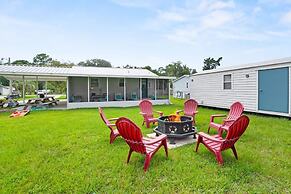 Qt Cottage on Dunn s Creek Fire Pit Kayaks