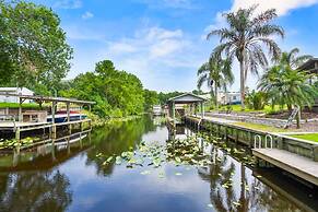 Qt Cottage on Dunn s Creek Fire Pit Kayaks