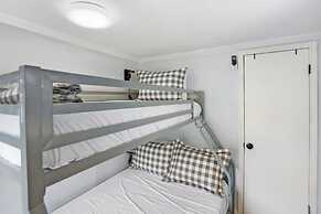 Qt Cottage on Dunn s Creek Fire Pit Kayaks