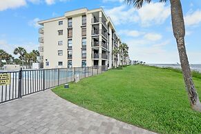 Vast Oceanfront Views Pool Patio Tennis