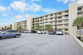 Vast Oceanfront Views Pool Patio Tennis