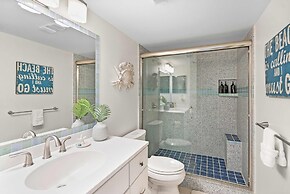 Vast Oceanfront Views Pool Patio Tennis