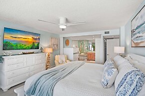 Vast Oceanfront Views Pool Patio Tennis