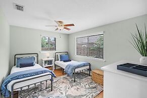 Lakeside Water View Kayak BBQ Grill Fire Pit