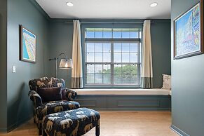 Waterfront Home w Patio Heated Pool Dock Beach