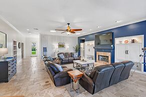 Waterfront Home w Patio Heated Pool Dock Beach