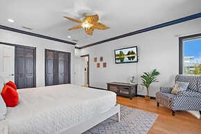 Waterfront Home w Patio Heated Pool Dock Beach