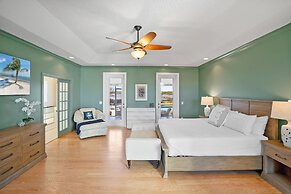 Waterfront Home w Patio Heated Pool Dock Beach