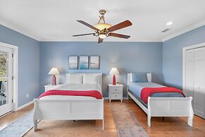 Waterfront Home w Patio Heated Pool Dock Beach