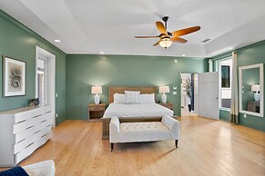 Waterfront Home w Patio Heated Pool Dock Beach