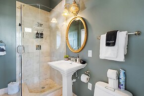 Waterfront Home w Patio Heated Pool Dock Beach