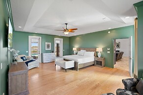 Waterfront Home w Patio Heated Pool Dock Beach