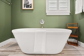 Magnolia Ave Downtown By Beach Kids Playset