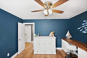 Magnolia Ave Downtown By Beach Kids Playset