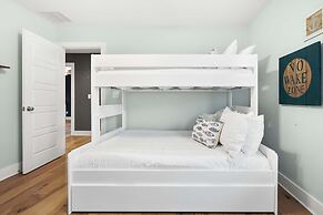 Magnolia Ave Downtown By Beach Kids Playset