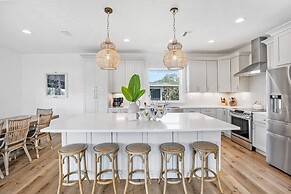 Your Summer Haven Pool Games Near Beach