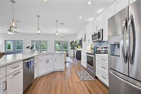 Welcome Basket Swim Spa Steps to Beach BBQ