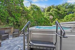 Welcome Basket Swim Spa Steps to Beach BBQ