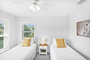 Plunge Pool Pack N Play BBQ Walk Downtown